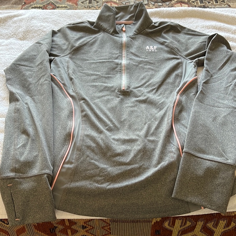 Women’s workout top